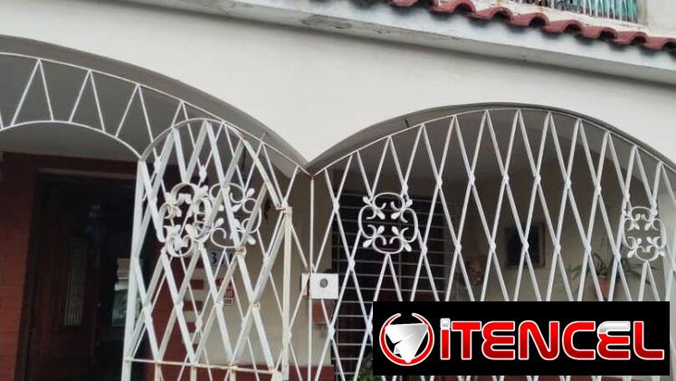 VENTA DE CASA EN LA HABANA.  Ubicación: Ampliación almendares