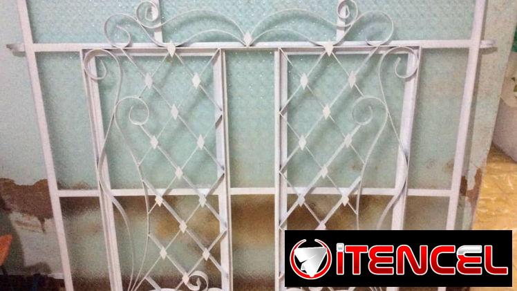 Puertas y ventanas de cristal con marcos de acero y cristales incluidos
