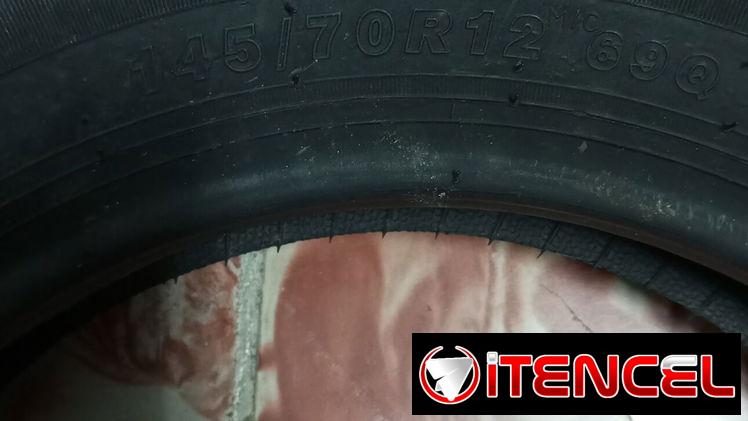Venta de gomas de moto y triciclo