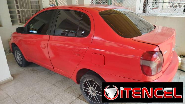 Venta de Toyota Yaris 2002. WhatsApp 54817999