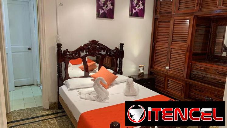 SE RENTAN HABITACIONES ACOGEDORAS MUY CERCA DE GALEANO EN CENTRO HABANA.