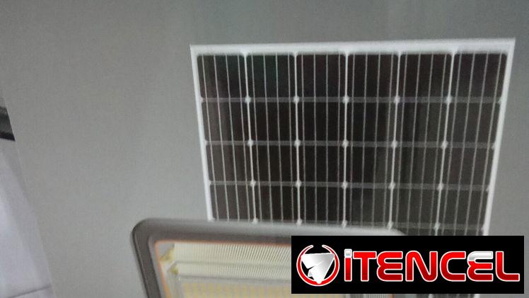 Lámpara LED recargable de panel solar