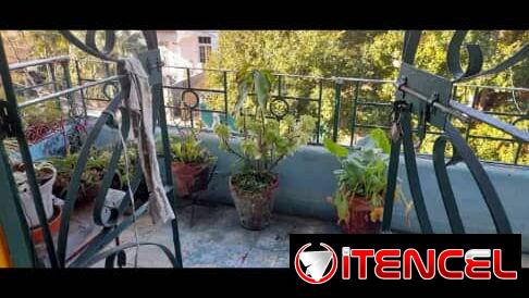 Se vende apto capit vedado sona de letras balcon 3/4 VER DENTRO