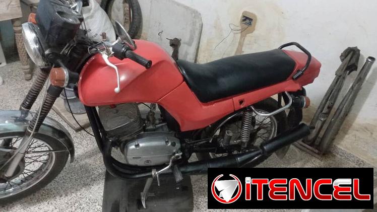 Se vende moto de gasolina