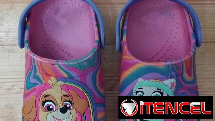 Zapatos de niña…Zapitos Crocs Pow Patrol….5 3574044