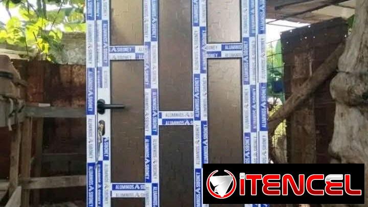 Carpinteria de aluminio…  ☎️Realizamos todo tipo de diseños modernos en carpintería de aluminio y cristalería .   *Lle