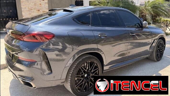 BMW X6 M50i 2022. V8 biturbo