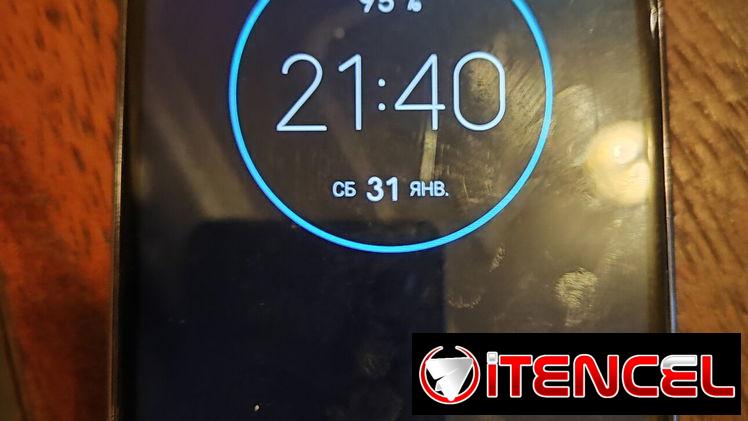 Vendo celular MOTOROLA Moto4Plus. De uso y funciona todo!