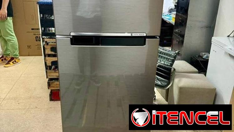 Refrigeradores marca Samsung de 11 Pies Cúbicos Doble Temperatura Grises de Acero inoxidable New Caja !