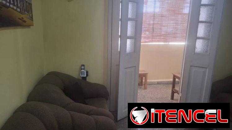 En venta apartamento en altos, 3 cuartos, 3 baños, no se va la corriente, wifi las 24 horas.