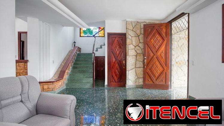🏠 Casa biplanta en el Reparto Náutico, Playa