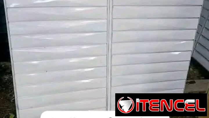 Ventanas y puertas marquéteria original garbanizada .dobles ,censillas ,para cosina y baño., mensajería incluída