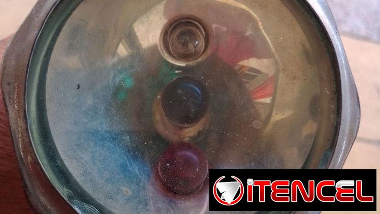 Linterna de regular el trancito usada por la policía de Batista/// ver dentro