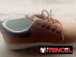 Zapato nuevo de piel fuerte