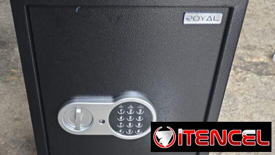 -Caja fuerte Royal 43L