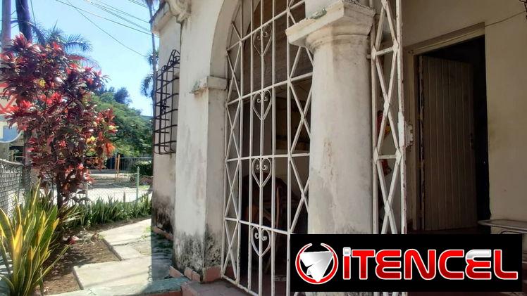 JOYA CAPITALISTA EN BAJOS: IDEAL PARA NEGOCIO O VIVIENDA ( Cercana a ZAPATA E INFANTA)