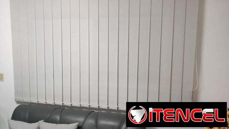 BELLAS CORTINAS VERTICALES ESTILO AMÉRICANO