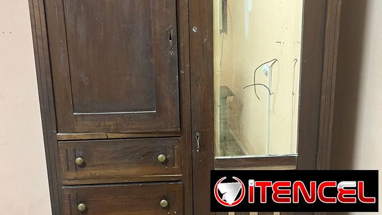 Vendo muebles antiguos y objetos antiguos decorativos