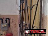 Se vende casa en Centro Hab. Dos cuartos y azotea libre!