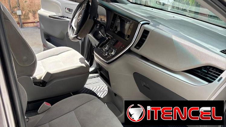 TOYOTA SIENNA 2019