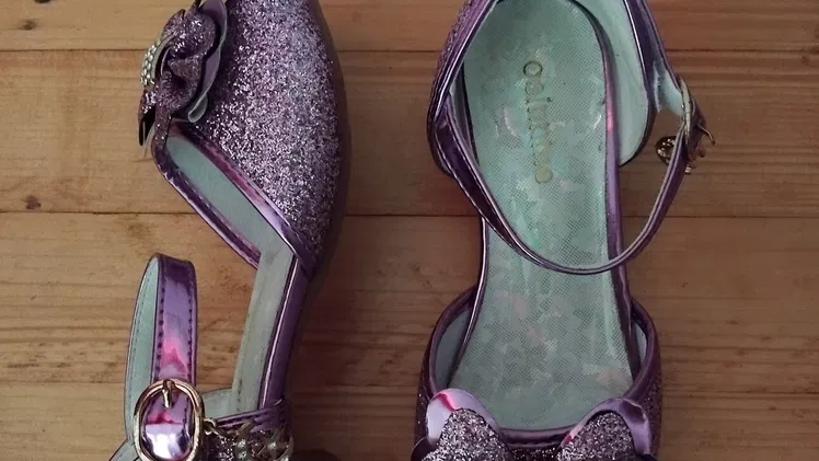 Zapatos para niñas. De uso en perfecto estado. 53574044
