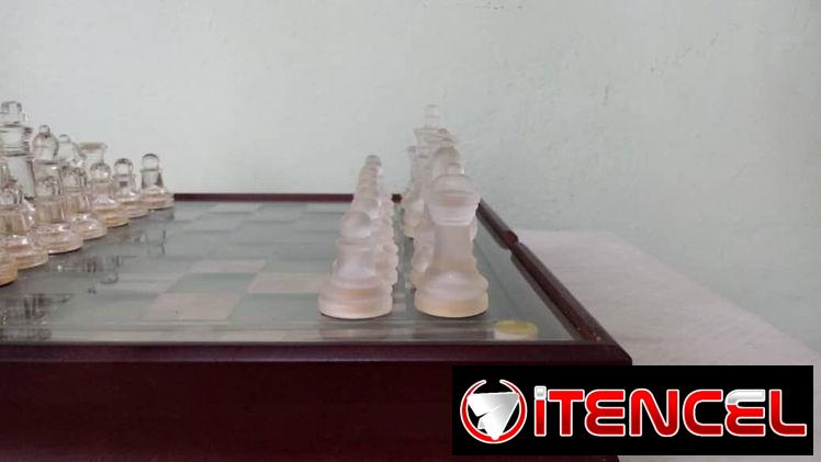 Juego de ajedrez de Cristal en 20 000cup