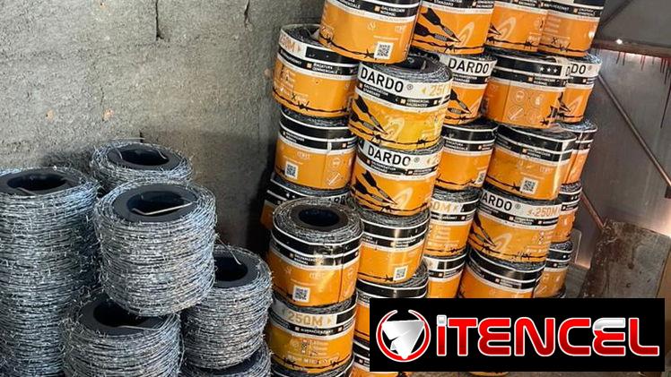 Tejas ,tubos,rollos de 300 mt de pua,tubos,mantas granuladas , acrílico para montar las mantas,