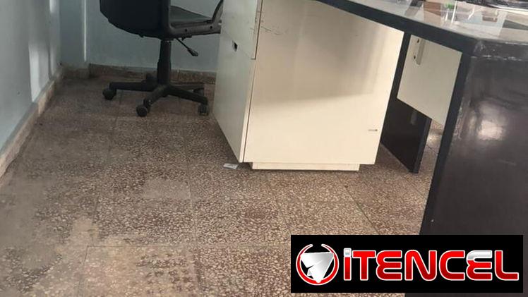 Se venden mesas con diseño única para oficina con gavetero amplio integrado