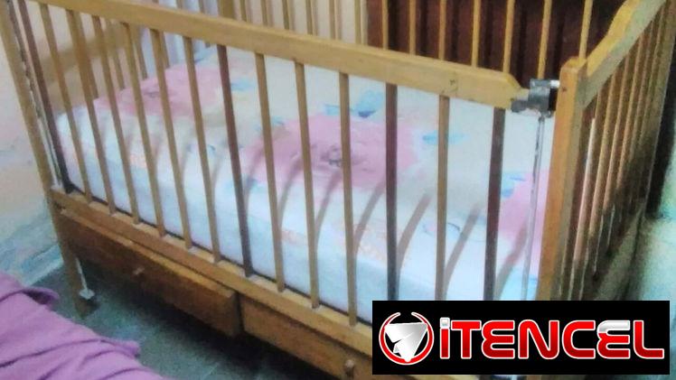 Vendo cuna de madera con su corchon.