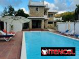 Excelente casa de renta con piscina inmensa en la playa de Boca Ciega, 4 habitaciones climat , WhatsApp +53 52463651 JyL