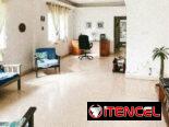 Casa independiente con garaje