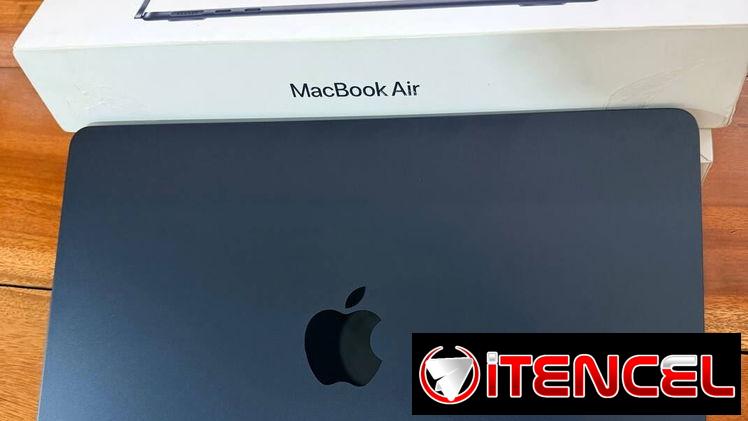 Apple laptop MacBook Air Chip M5 memoria unificada de 16GB,SSD de 512GB,de 13 pulgadas, Nueva A Estrenar caja abierta,20