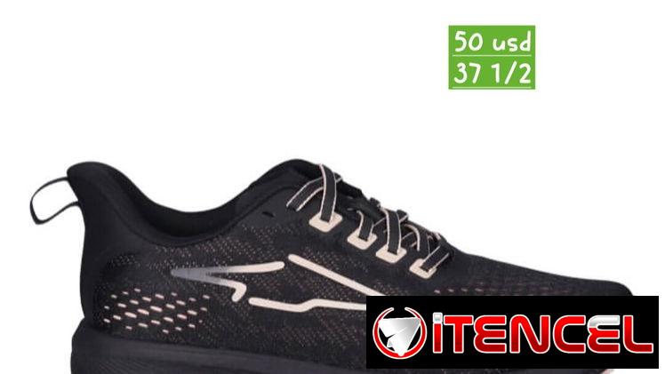 Tenis número 37 y medio