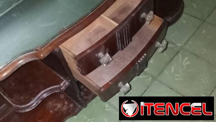 ACEPTO CUP O CUALQUIER MONEDA, VENDO ESTA COQUETA ANTIGUA DE CAOBA EN PERFECTAS CONDICIONES #–55398589, NO PIERDA LA OP