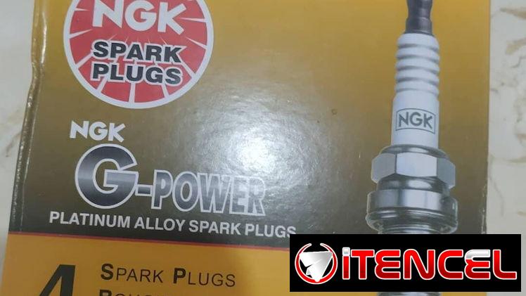 Bujías NGK nuevas en su caja