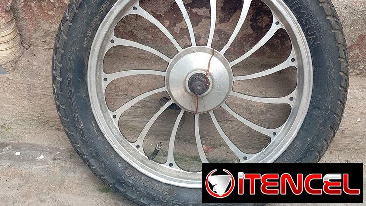 Llanta rin 10 con goma modelo Minerva en venta