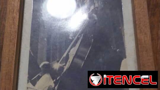 MARCOS DE BUENA MADERA CON SUS VIDRIOS: