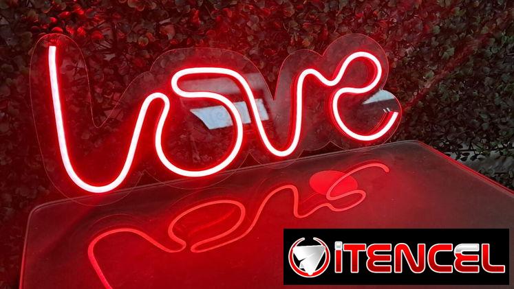 Se realizan carteles de tiras flex personalizados.