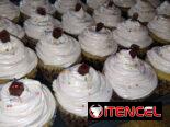 Panquecitos 🧁de vainilla rellenos de guayaba o fanguito según su preferencia.