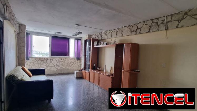 🏠 Venta de preciosa casa en El Bahía. Tiene 3 habitaciones, posibilidad de nauta hogar y una bella vista a la ciudad