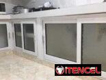 Marquetería de aluminio y cristalería
