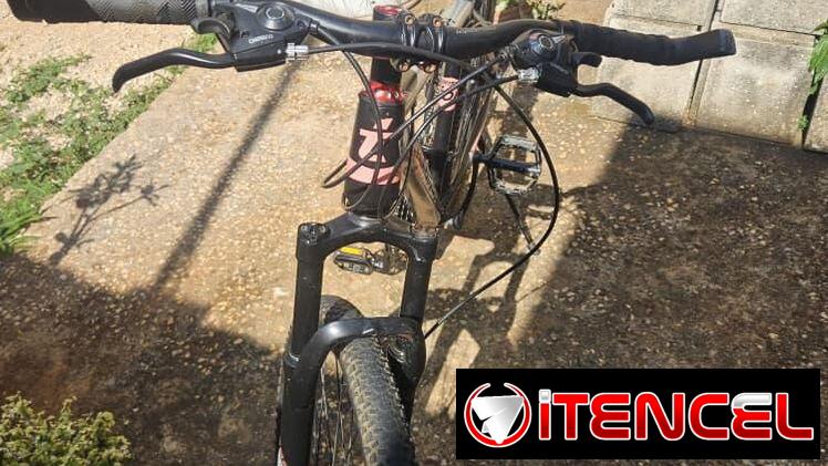 Bicicleta 29 como nueva único detalle el asiento rasgado todo lo demás funciona al 100