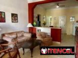Playa apt 2 ctos y medio 2 baños balcón calle 1er piso