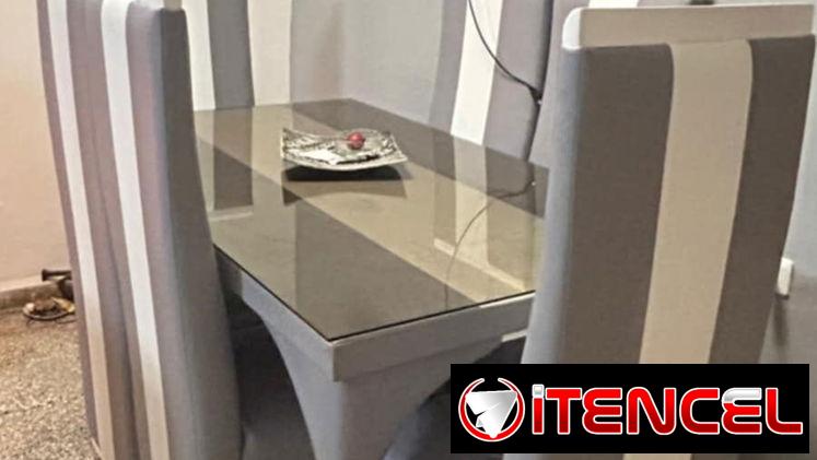Excelente  juego d comedor  Tapizados