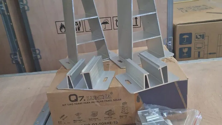 Kit tipo torre para instalar paneles
