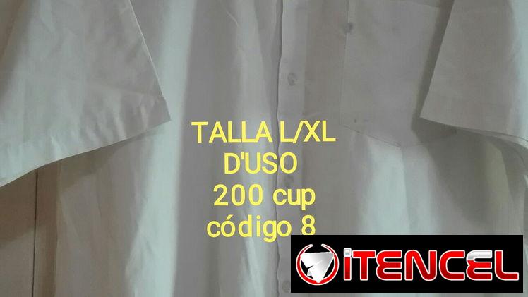 Camisas blancas mangas largas y cortas buen estado. Precio en dependencia del uso
