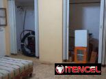 Bajos de biplanta en Playa con amplio estacionamiento, jardín cementado 21/2 habitaciones 2 baños, patio, teléfono gas