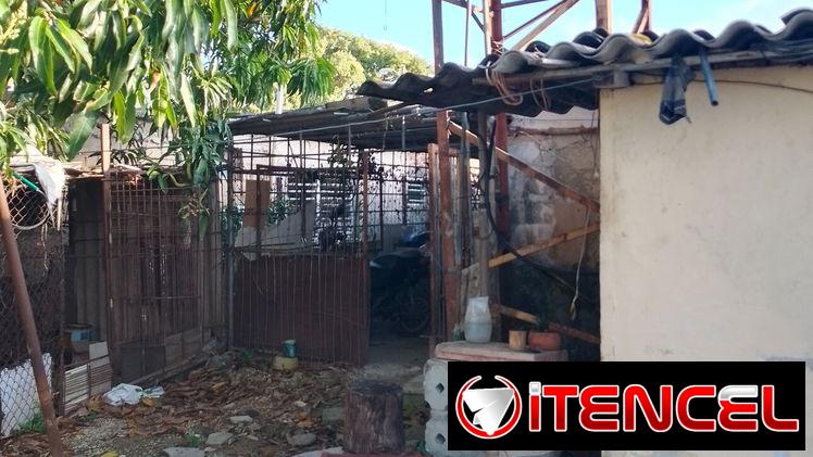 Permuto casa en el reparto panamerica Boyero x casa más pequeña