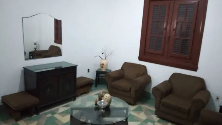 Casas Habana apartamento en el Vedado 4 cuartos 2 baños por línea y L,con garaje