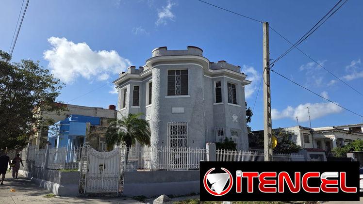 En oferta espectacular castillo ideal para vivienda o para negocio por su excelente ubicación!!Oportunidad de inversión!